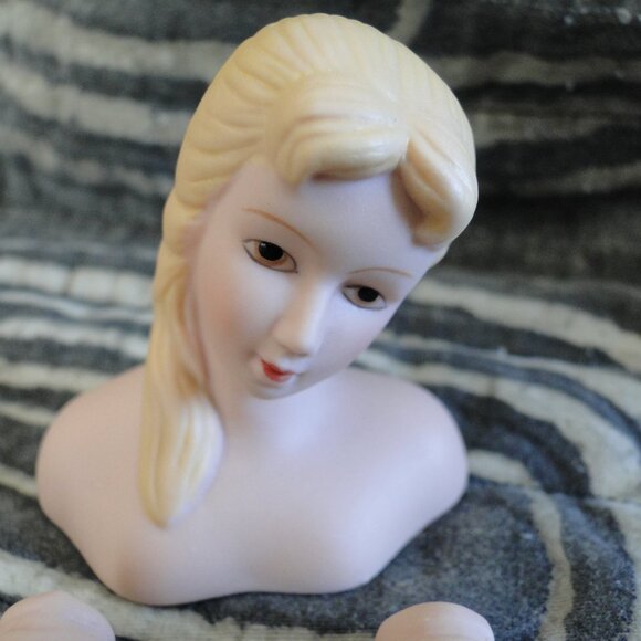 Vintage White Rose porcelain head and arm and hands Angel lady - Picture 2 of 5